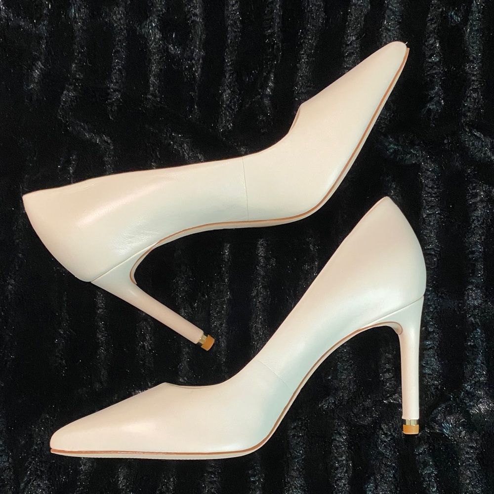ANTONIO MELANI Light Cream Pointed-Toe Pumps - Picture 3 of 9